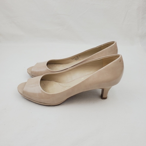 FIRM PRICE🔥Naturalizer Hanning tan/cream peep toe pumps - Picture 2 of 11